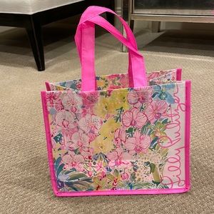 New Lilly Pulitzer reusable small bag 🌴💕